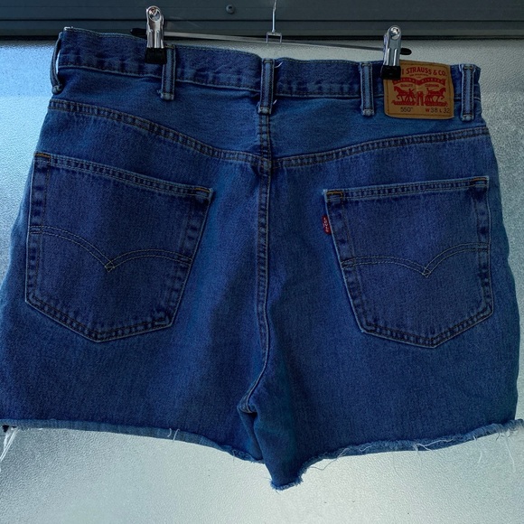 Plus size Levi’s jean shorts - Picture 2 of 3